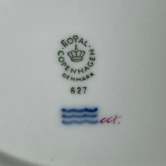 Royal Copenhagen Princess Purple Large Dinner Plate 627 10 3/4" - Picture 3 of 13